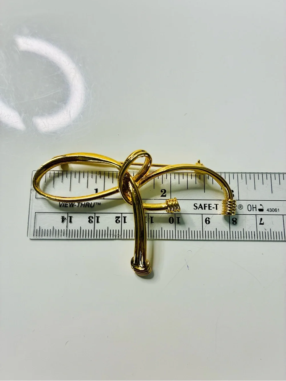VTG 90s Classic Gold Tone Bow Knot Brooch Oversized Classic and Timeless EUC